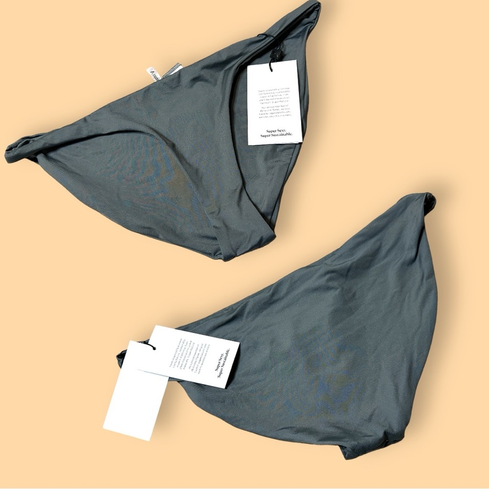 NWT Vitamin A Cali High Leg Bottoms and Mila Bandeau Top in Sea Green. Size 8/M - Picture 11 of 15